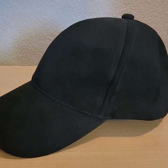 Steve Madden Black Cap - Picture 5 of 6